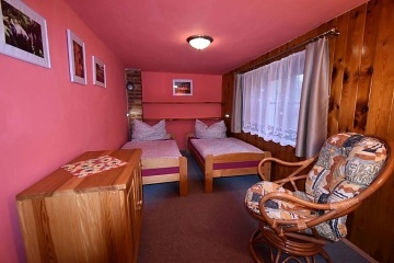 Chalupa s baz�nem - Kacanovy - Hrub� Sk�la