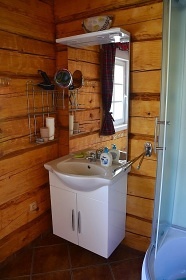 Roubenka �esk� Kanada - Kun�ak - hrad Land�tejn