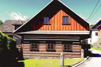 Chalupa s baznem u pehrady Vr - Svratka