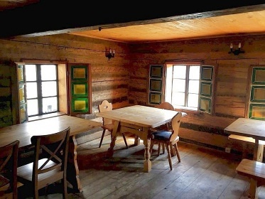 Chalupa s baznem u pehrady Vr - Svratka