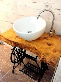 Chalupa s baznem u pehrady Vr - Svratka