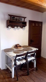 Chalupa s baznem u pehrady Vr - Svratka