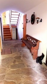 Chalupa s baznem u pehrady Vr - Svratka