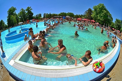 D�m u jezera - Thermalpark Dunajsk� Streda