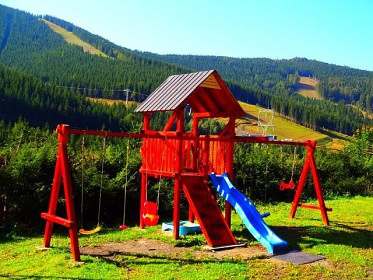 Roubenka s baz�nem - Term�ln� park Velk� Losiny