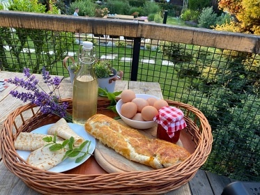 Chalupa bazn a vinn sklpek - Nov Mlna - Plava