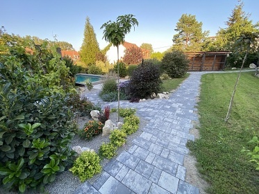 Chalupa bazn a vinn sklpek - Nov Mlna - Plava