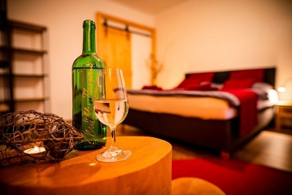 Chalupa bazn a vinn sklpek - Nov Mlny - Plava