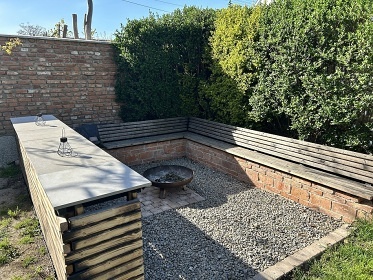 Chalupa baz�n a vinn� sklep - Nov� Ml�ny - P�lava