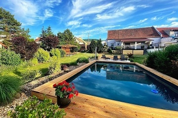 Chalupa baz�n a vinn� sklep - Nov� Ml�ny - P�lava