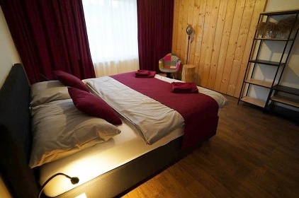 Chalupa bazn a vinn sklpek - Nov Mlny - Plava