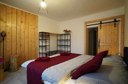 Chalupa bazn a vinn sklpek - Nov Mlna - Plava