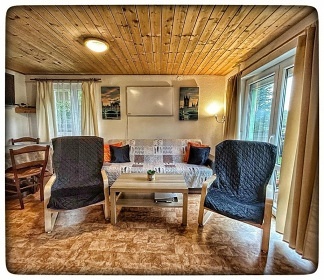 Chata u �eky Oh�e - hrad Per�tejn - Doupovsk� hory