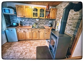 Chata u řeky Ohře - hrad Perštejn - Doupovské hory