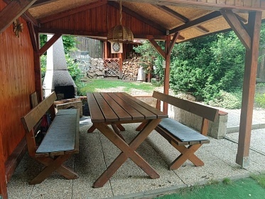 Chata u �eky Oh�e - hrad Per�tejn - Doupovsk� hory