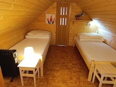 Chata u �eky Oh�e - hrad Per�tejn - Doupovsk� hory