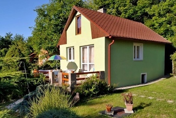 Chata u �eky Oh�e - hrad Per�tejn - Doupovsk� hory