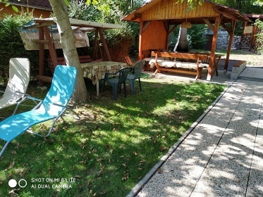 Chata u �eky Oh�e - hrad Per�tejn - Doupovsk� hory