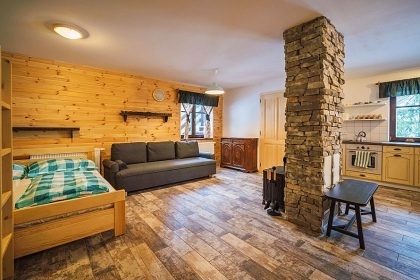 Valask roubenka s baznem - jezero Jezern