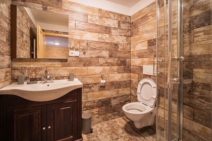 Valask roubenka - prodn jezero Jezern