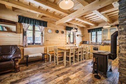 Valask roubenka s baznem - jezero Jezern