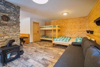 Valask roubenka s baznem - jezero Jezern