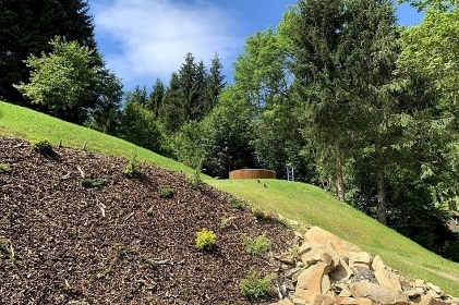 Valask roubenka s baznem - jezero Jezern