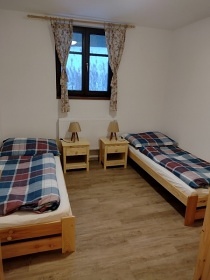 Valask roubenka s baznem - jezero Jezern