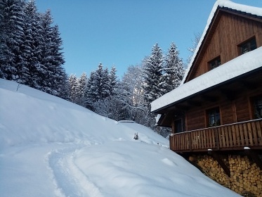 Valask roubenka s baznem - jezero Jezern