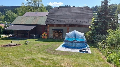 Rodinná chalupa s bazénem - Jizerská magistrála