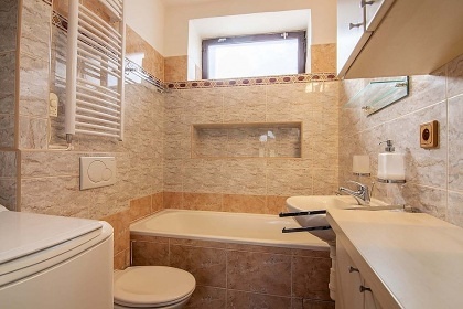 Chalupa s baznem - Habry - Sesk pehrada