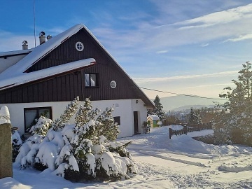 Chalupa s baz�nem - Jizersk� hory a �esk� r�j