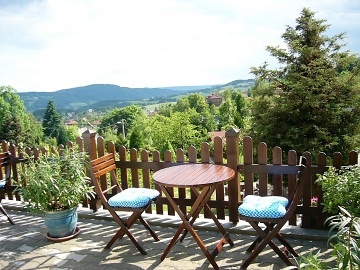 Chalupa s baz�nem - Jizersk� hory a �esk� r�j