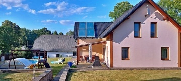 Chalupa s baznem - Skanzen Vesel Kopec