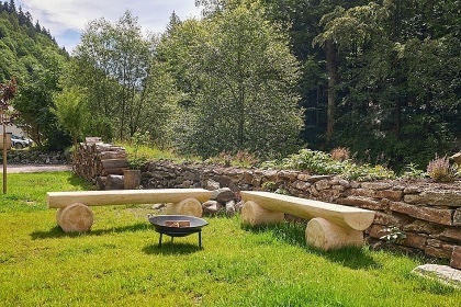 Chalupa v �dol� �eky �py - �ern� hora - Krkono�e