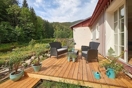 Chalupa v �dol� �eky �py - �ern� hora - Krkono�e