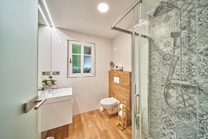 Chalupa v �dol� �eky �py - �ern� hora - Krkono�e