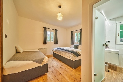 Chalupa v �dol� �eky �py - �ern� hora - Krkono�e