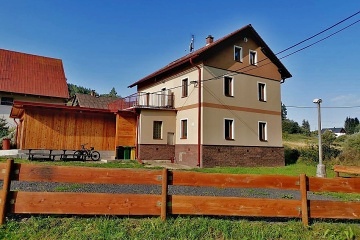 Chalupa u p�ehrady Fl�je - Kru�nohorsk� magistr�la