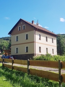 Chalupa u p�ehrady Fl�je - Kru�nohorsk� magistr�la