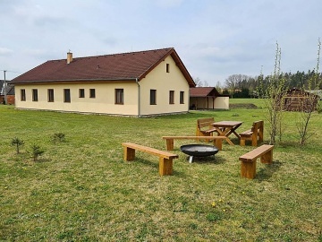 Chalupa T�ebo�sko a koupac� jez�rko - Borovany