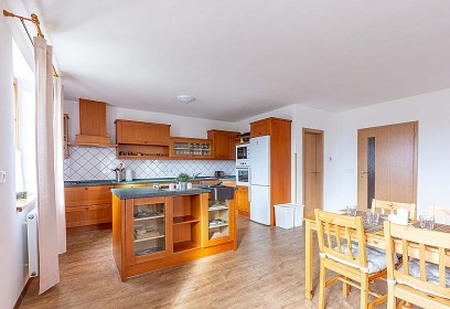 Chalupa T�ebo�sko a koupac� jez�rko - Borovany