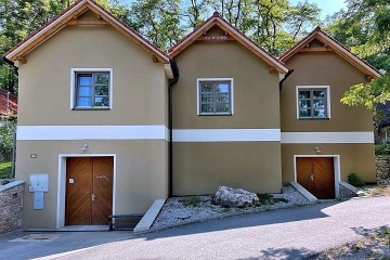 Chalupa P�lava a vinn� sklep - Stolov� hora