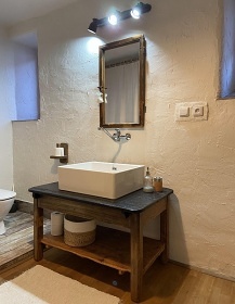 Chalupa s baz�nem - uzav�en� dv�r - Vyso�ina