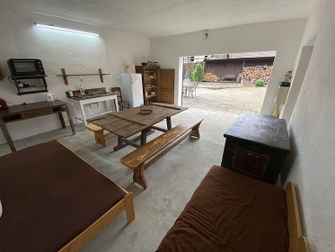 Chalupa s baz�nem - uzav�en� dv�r - Vyso�ina