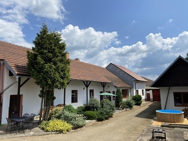 Chalupa Vysočina - apartmány s bazénem - Mezná