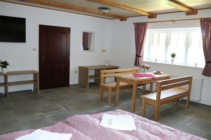 Chalupa CHKO Moravsk kras - bazn a kon