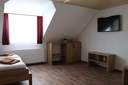 Chalupa CHKO Moravsk kras - bazn a kon