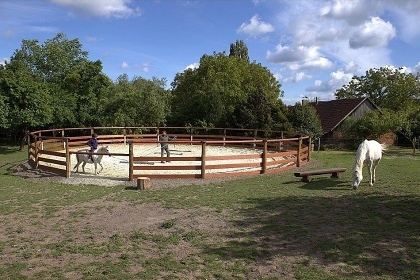 Chalupa CHKO Moravsk kras - bazn a kon