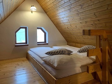 Mezonetov� chata - Jizersk� hory - B�l� Desn�